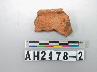 藏品(紅色夾砂素面陶器)的圖片